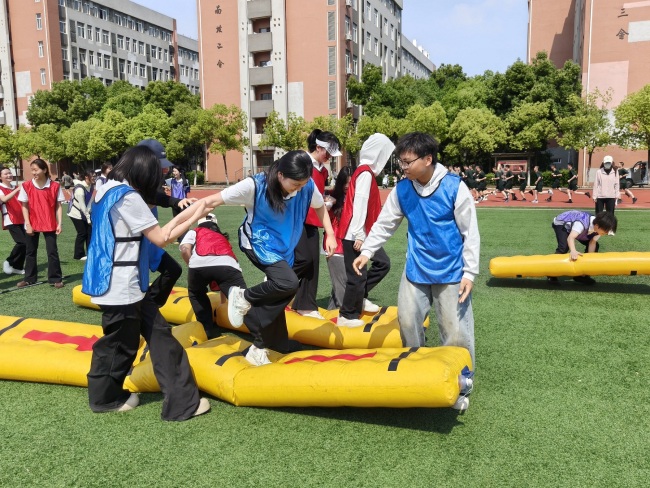 加油声里的励志课:武汉交通职业学院这场资助育人运动会“活”起来了